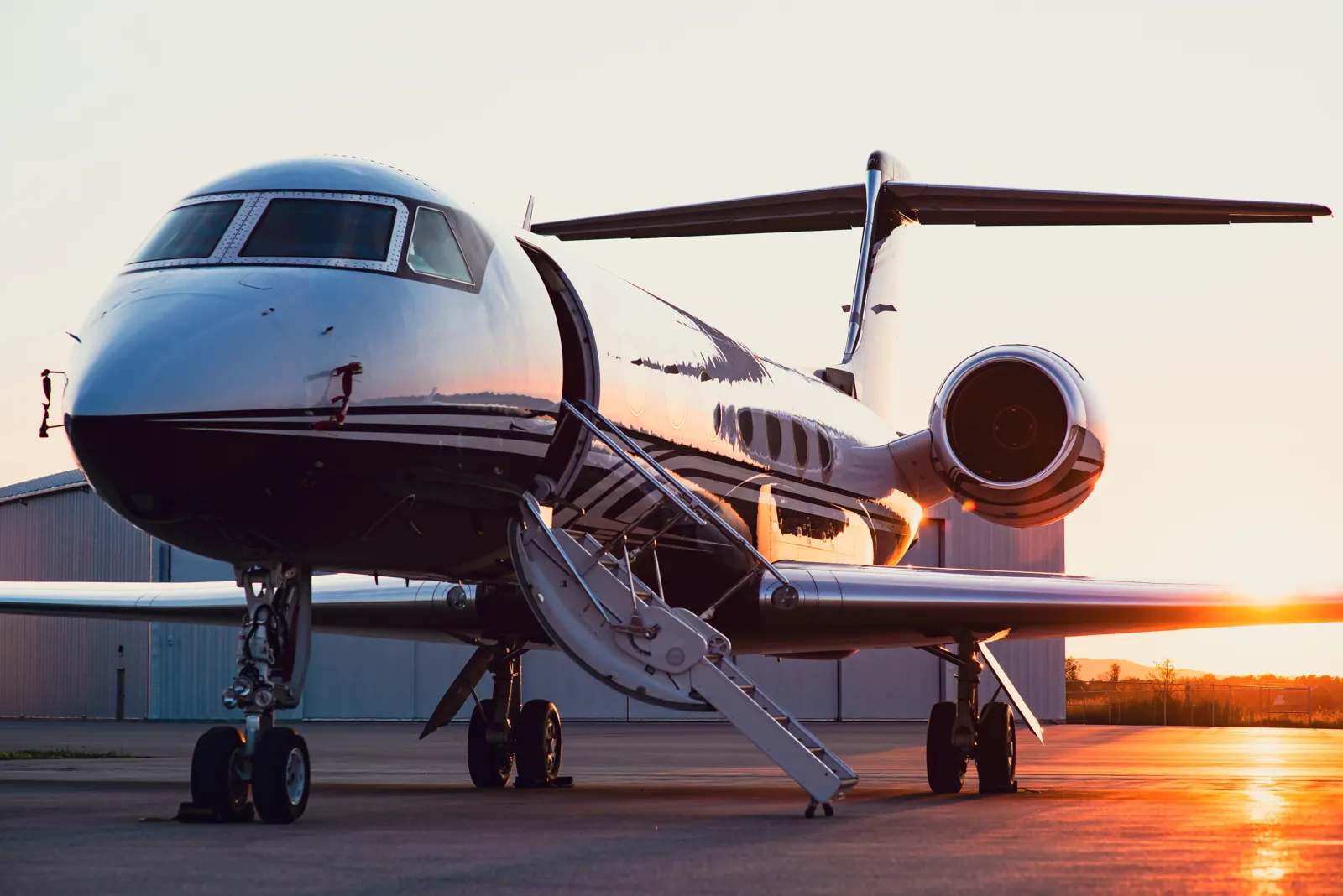 Global 7500 vs G700 (2026): Range, Cabin & What Drives Charter Cost