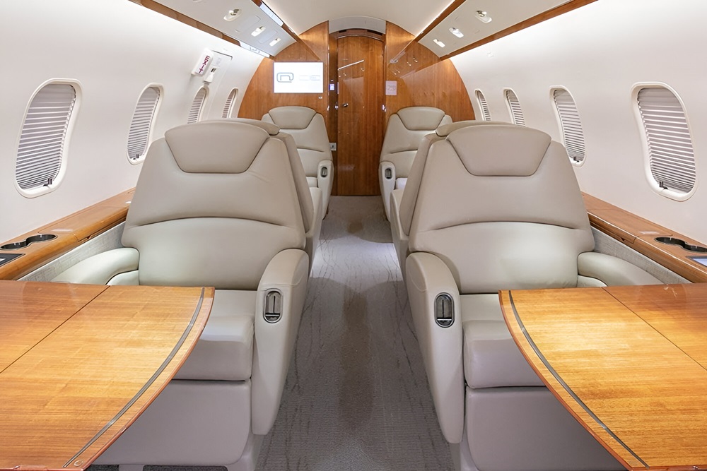Bombardier Challanger 300 inner cabin