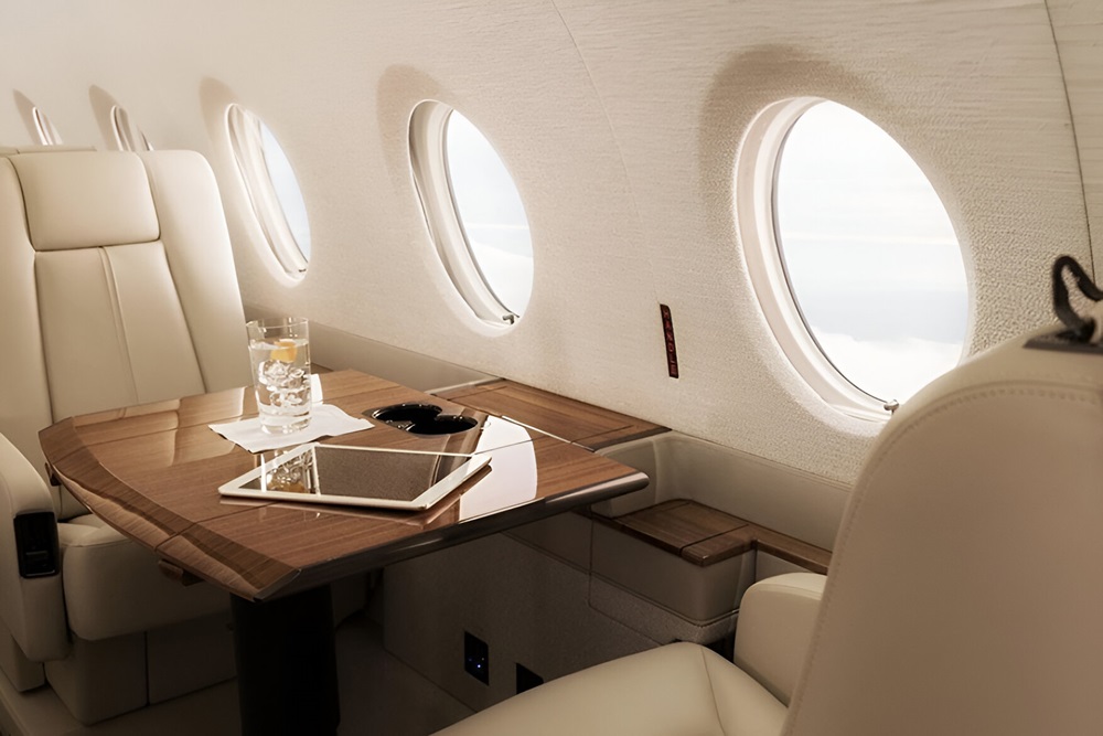 Gulfstream 200 seats and windows