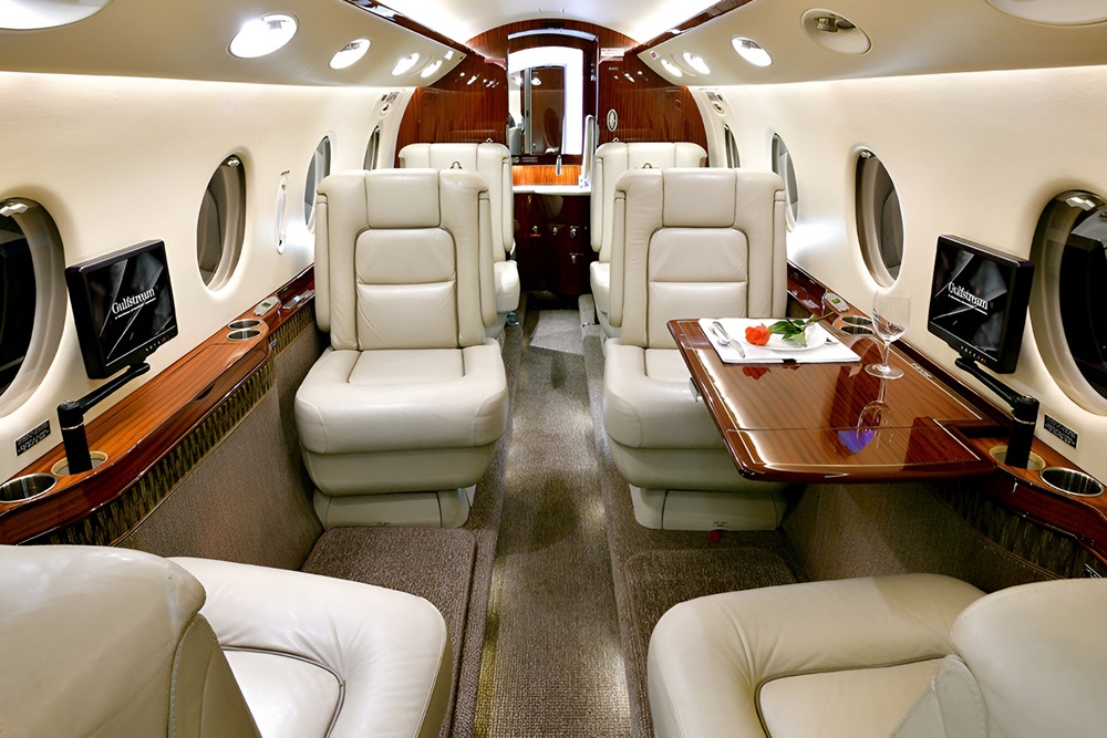 Gulfstream G150 luxury cabin