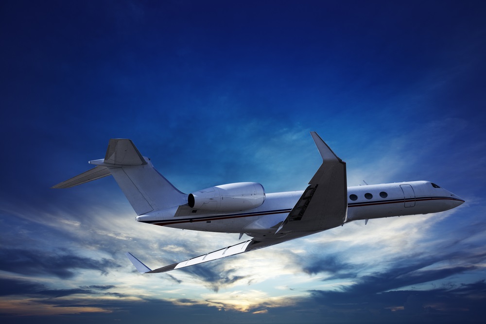 Private jet cruising Corporate Traveler