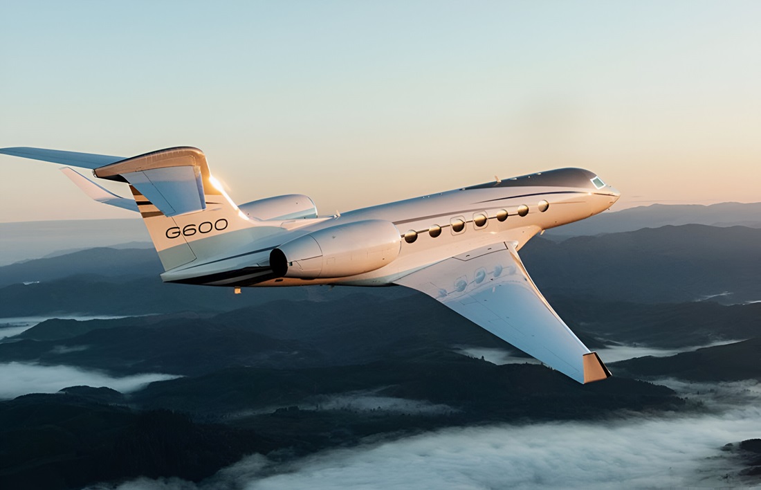 gulfstream g600 in the clouds