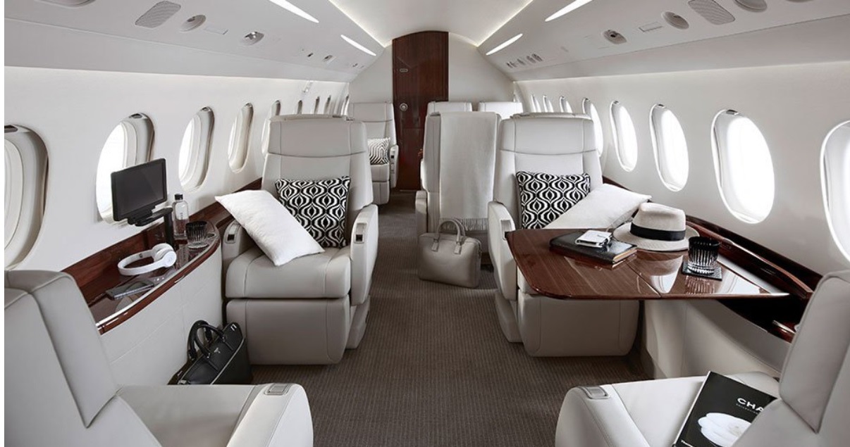 Falcon 2000 cabin