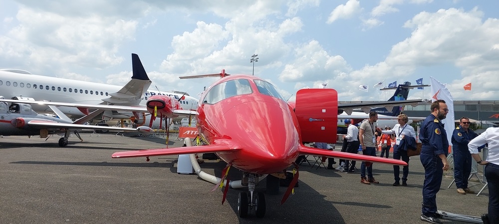 Learjet 24 displayed at Paris airshow