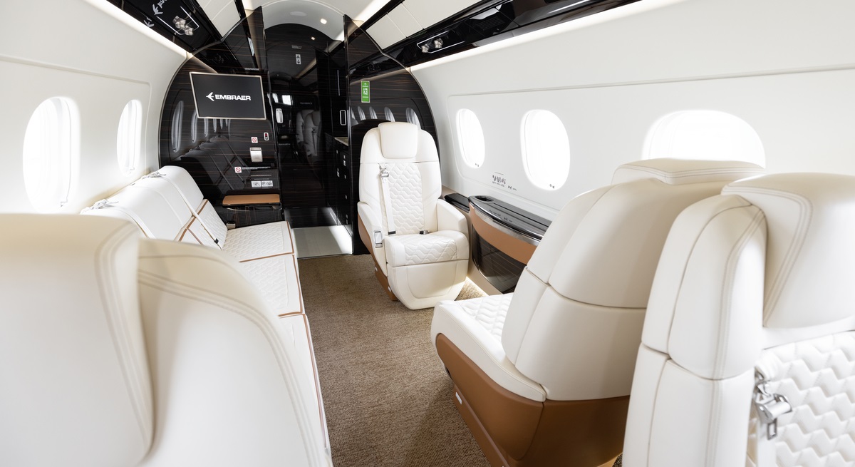 Praetor Legacy 600 luxury cabin