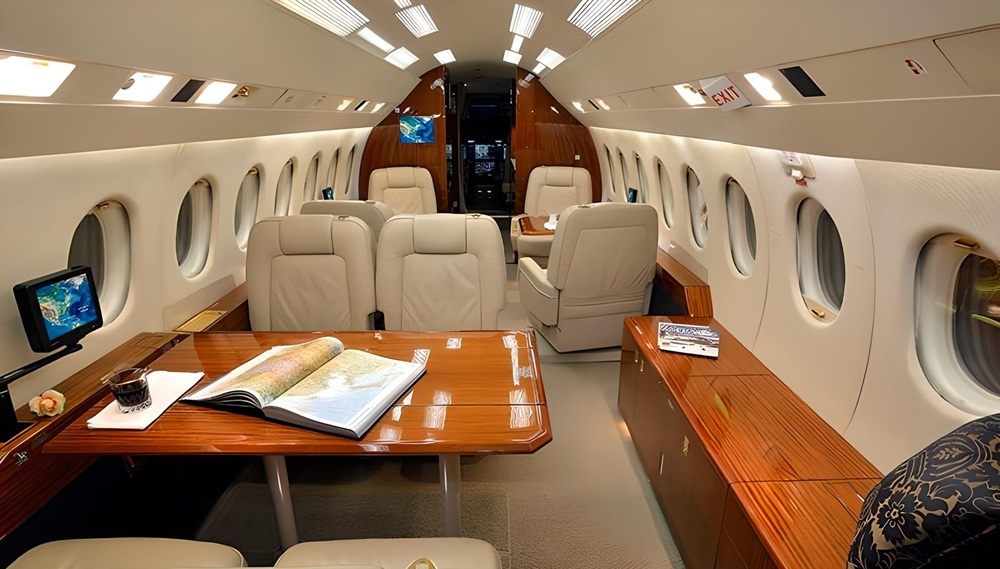 Falcon 200EX cabin view