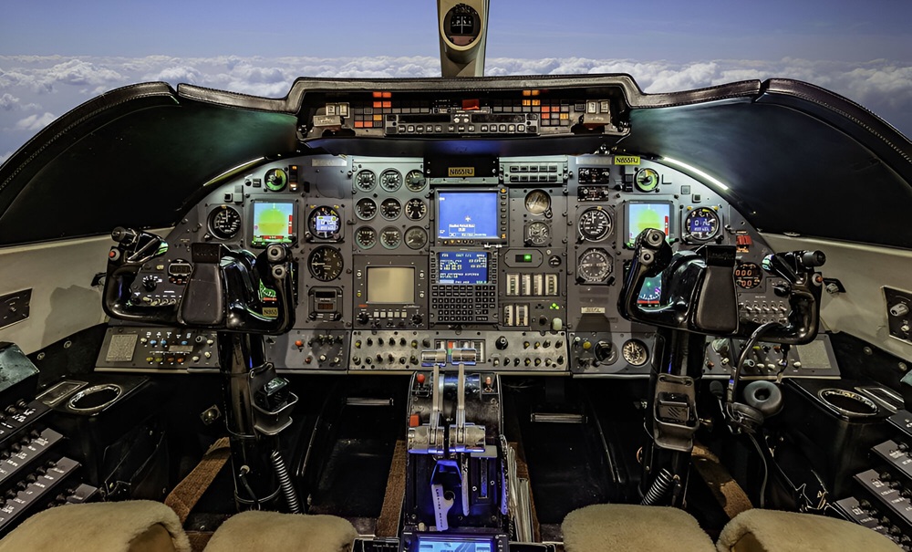 Learjet 55 cockpit