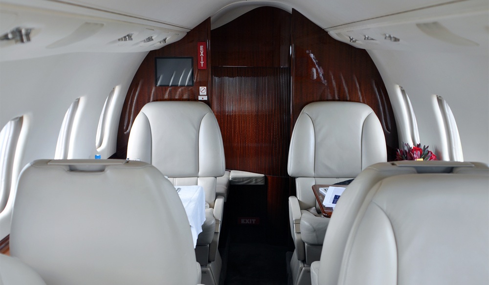 Learjet 60XR cabin