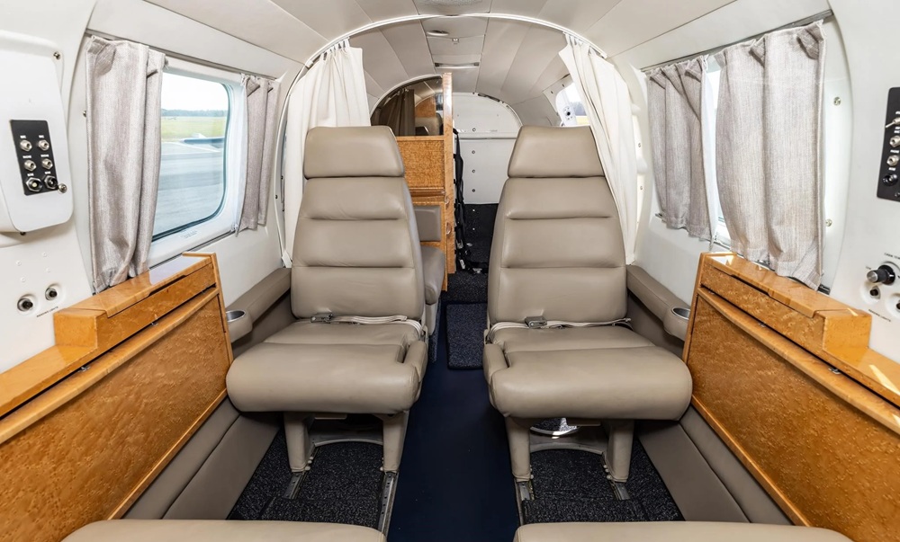 Piper Cheyenne Private Jet seating cabin