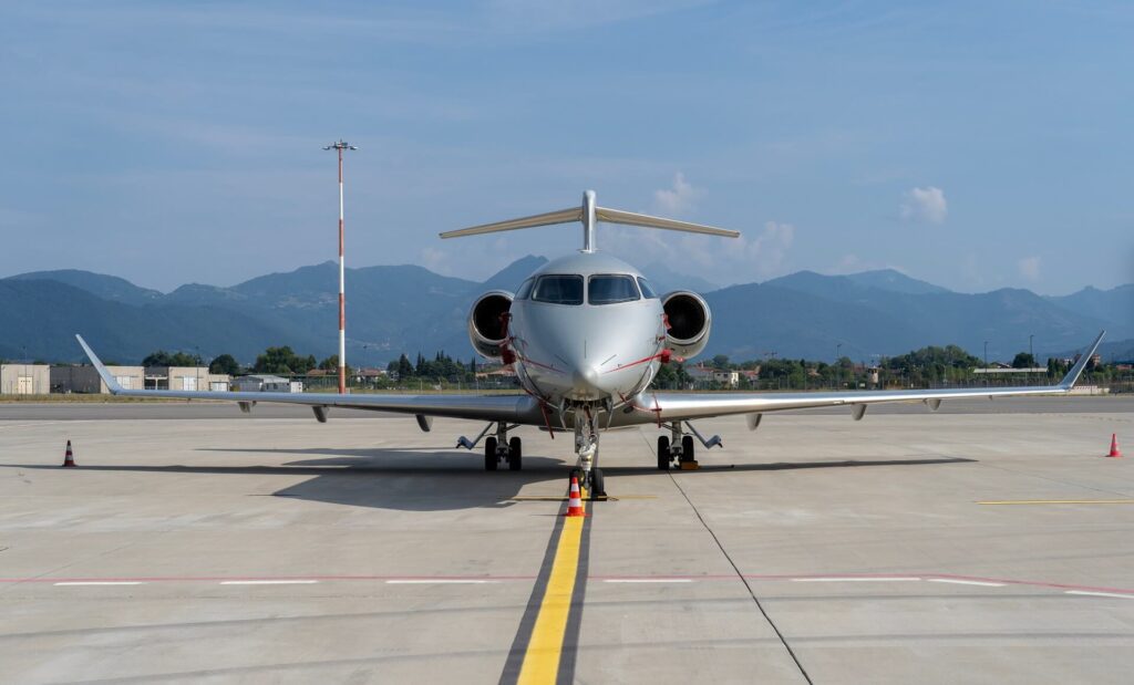 Bombardier Challenger 350 at BGY Milano Bergamo international airport